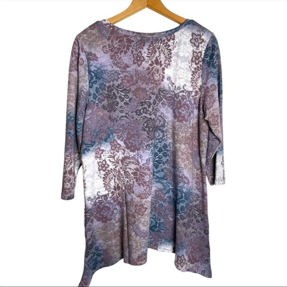 LOGO Lounge by Lori Goldstein French Terry lace Printed Top Asymmetric Hem large - Picture 3 of 4